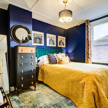 Queens Cottage, Wivenhoe Stylish, Plush, Cosy, Convenient & Quirky, 2X Double Bed Period Cottage Plus Patio - 9 Min Walk Train, 4 Min Walk High Street Pubs, Restaurants, Shops Exterior foto