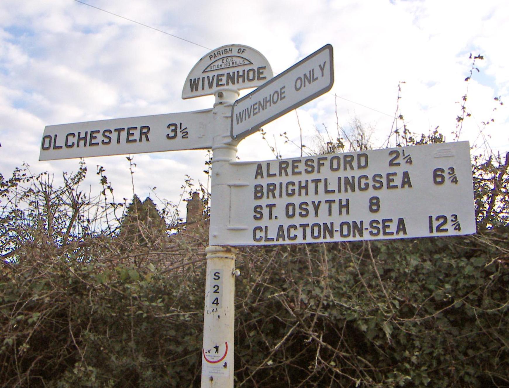 Queens Cottage, Wivenhoe Stylish, Plush, Cosy, Convenient & Quirky, 2X Double Bed Period Cottage Plus Patio - 9 Min Walk Train, 4 Min Walk High Street Pubs, Restaurants, Shops Exterior foto